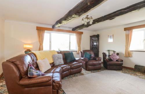 Hawksbridge Bungalow - Photo 4