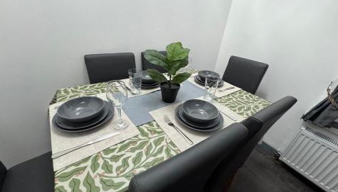 Chic Above Store - Photo 4