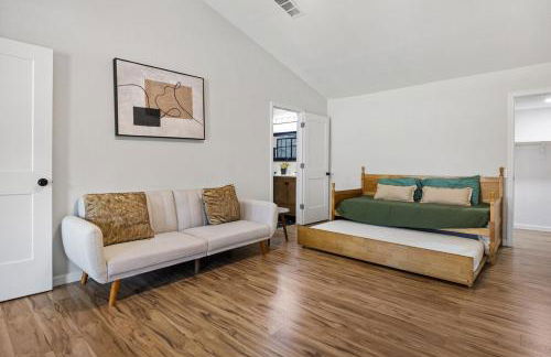 New! Flower Mound Home with Pool and Firepit - Foto 9