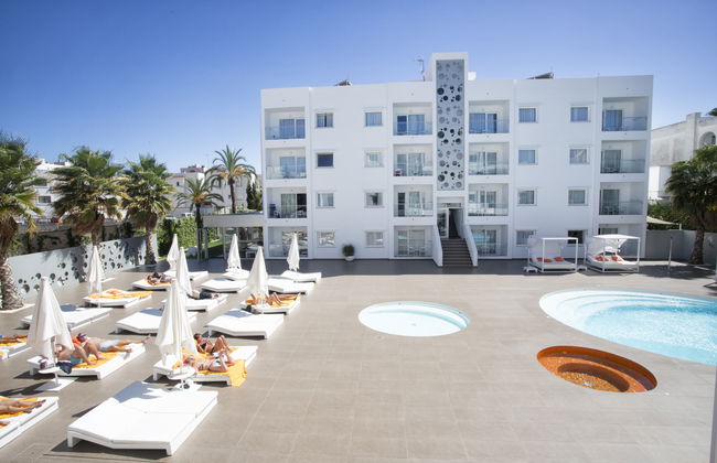 Ibiza Sun Apartments - Photo 1