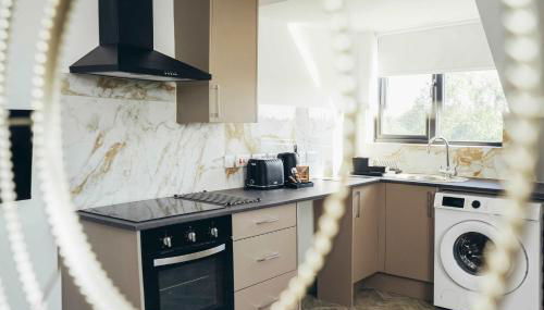 30% off this week only WiFi and Parking - Foto 3