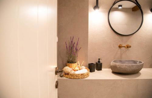 Philomena Suite - Photo 42