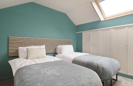 Treeton - Brand New 3 Bed House, FREE Parking & Great for Groups - Hosted by Stay Host Save - Photo 20