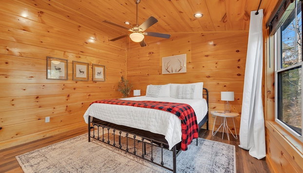 Bear Hug Hideaway 2 Bedroom Cabin - Foto 4, Habitación