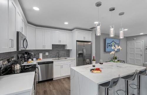 Breathtaking & Renovated Tampa Heated Pool House - Foto 17