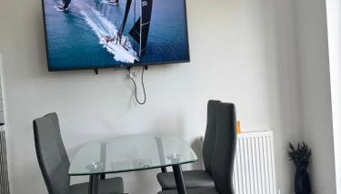 London corporate 6 bedroom home with free parking - Foto 4