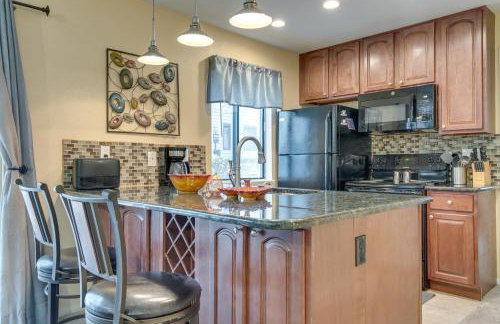 Englewood Apt with Patio in Denver Tech Center - Foto 11