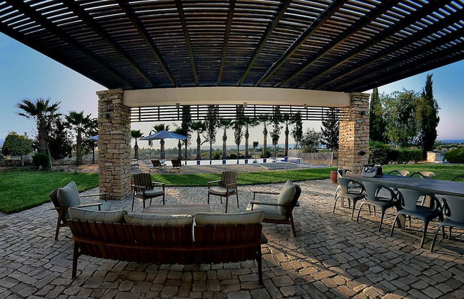 Incredible Large Villa In Paphos Sleeps 14 Children Pool, Jacuzzi, Huge Garden - Foto 68