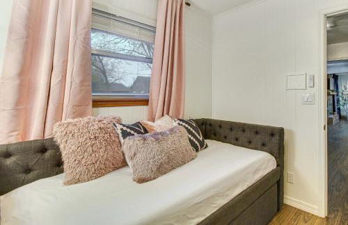 Right Off Route 66 Retro Vinita Home with Game Room - Foto 22