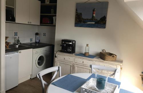 TOUT A PIED ! T2 25m2 - Parking privé - Wifi - Foto 3
