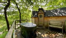 Chestnut Tree House with Hot tub & Sauna - Foto 1