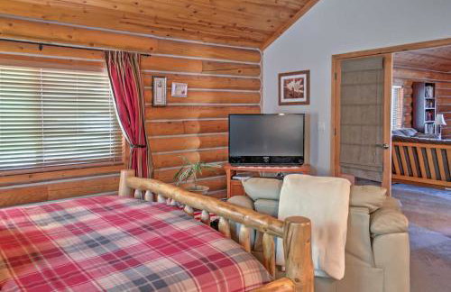 Rustic Cabin with Decks, Alpine Views and Pool Table! - Foto 12