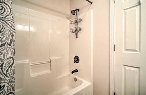 Sleek Escape with Balcony Less Than 1 Mi to 5th Avenue! - Photo 22