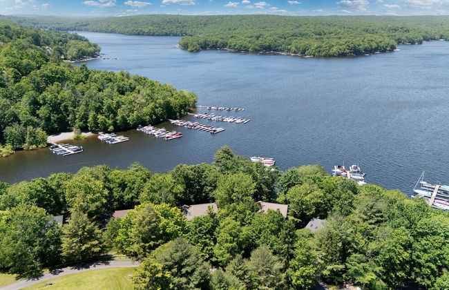Marina Village by Avantstay Walk to Lake Marina Balcony Patio - Photo 32