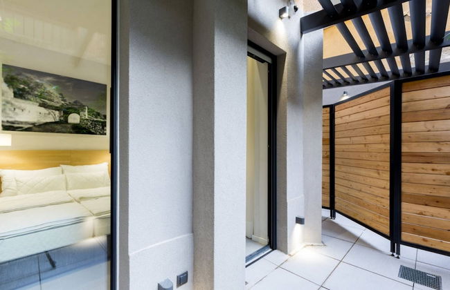 Teanna Lux Apartments - Photo 31