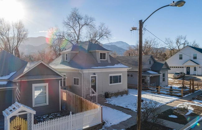 1893 Classic 4 Blocks From Great Dining & Shops - Photo 39