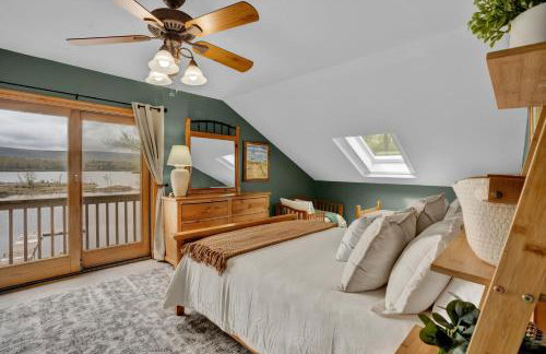 Lakefront Family Home, Kayaks, Hot Tub, Fireplace - Foto 28