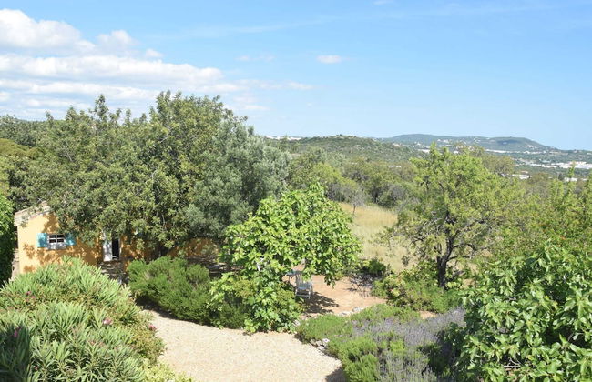 Elegant Loule Mansion With Pool - Photo 40