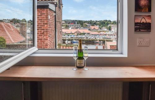 Harbour Hideout - Photo 8