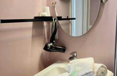 AUX 4 LOGIS - Studio Le Flore - Petit déjeuner offert 1ère nuit - Foto 17