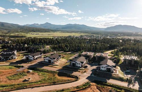 New Luxe Condo - Hot Tub - Minutes to WP! - Fraser - Foto 40