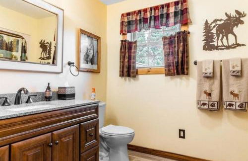 Gorgeous Cottage with Hot-tub and Games in Beaver Cove, Maine - Foto 56