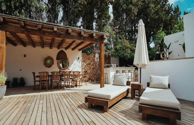 Luxurious Villa With Bright Terrace - Foto 32