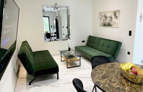 Luxury Home with Garden in the Suburbs - Foto 22