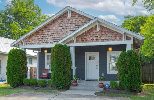 July Discount! Cottage Close to Downtown, Yard - Foto 1