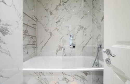 The Heart of Westminster - Photo 10