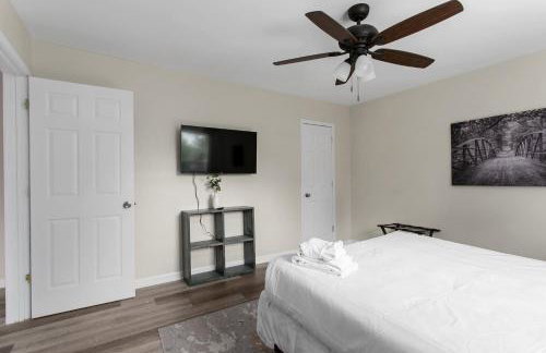 10 Min to Downtown-Modern in Magic City-Both Units - Foto 19