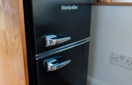 Studio apartment next to Highgate tube station - Photo 7