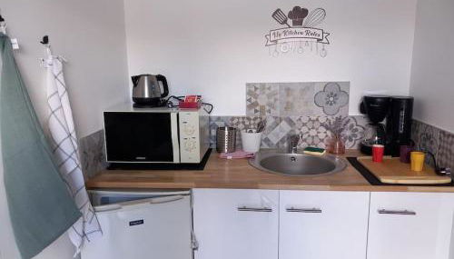 Petit studio independant mitoyen à la maison - Foto 2