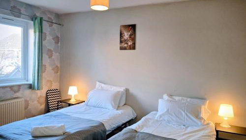 Spacious Home in Walsall with Parking & Garden - Foto 4