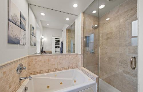 Elegant and Chic 2Bed 2Bath steps from the lake! - Foto 27