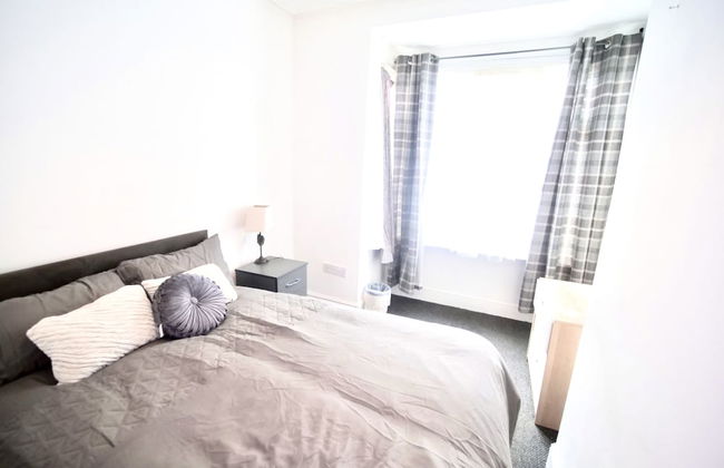 Lovely 6 bed Property Located Within Dudley - Foto 4