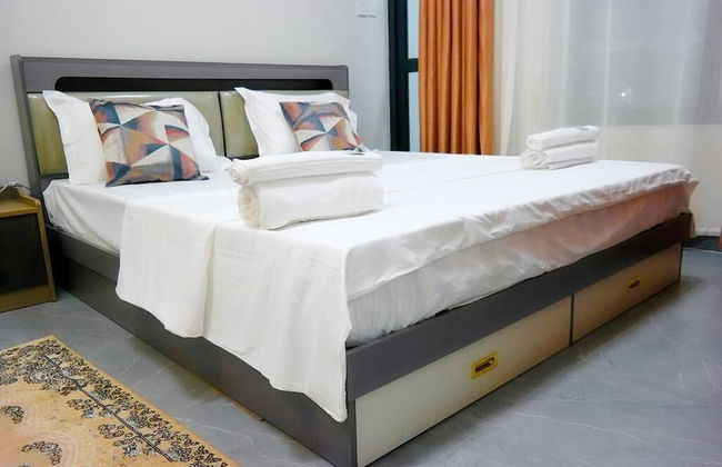 Greenlight Apartments - Photo 2