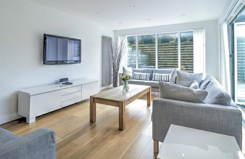 Point View - Award Winning Apartments with Private Hot Tub & Parking - Foto 29