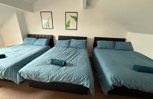 Leeds Serviced Accommodation - Apartments - 3 Bed House-Close To Centre -M621 & M1 - Contractors - Business Travellers - Families - Photo 13