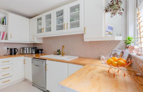 Luxuriously Curated 4BD Home Stoke Newington - Foto 15