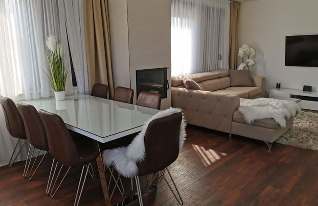 Modern Villa With Private Heated Pool and Lounge Area for a Relaxing Stay - Foto 8