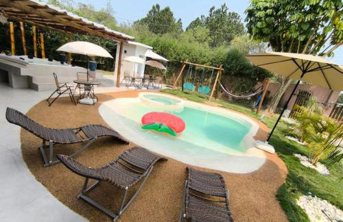 Chácara Prainha JK com piscina praia no quintal de casa - Foto 17