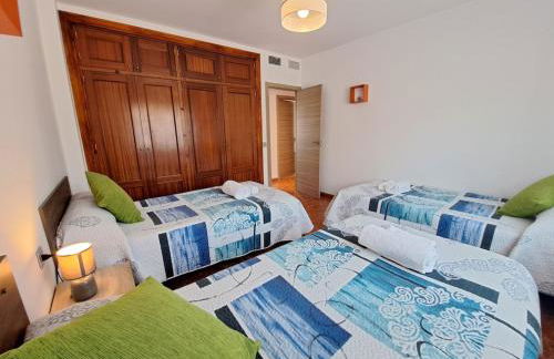 Magnificent villa: 2 private pools, BBQ, garden & parking. 13 per. In Padul - Foto 33