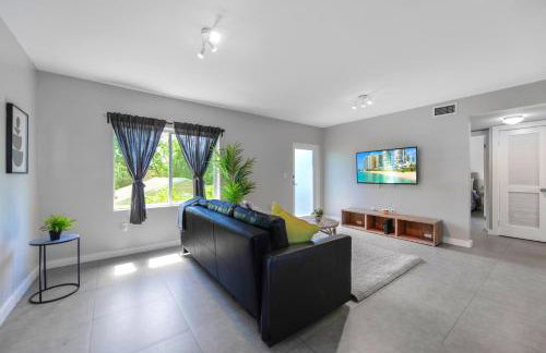 Comfy & Spacious Duplex w Top Amenities! - Foto 8