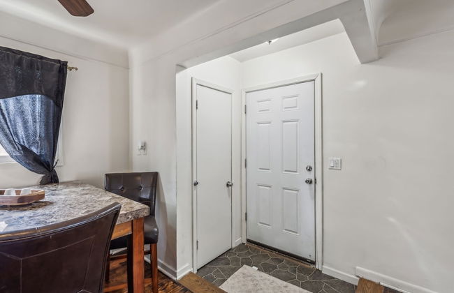 Queen G2 Mansion 3 Bedroom Home by RedAwning - Foto 19