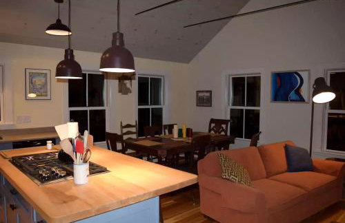 Spacious and Secluded Cabin Perfect for Winter in Huntington, Vermont - Foto 13