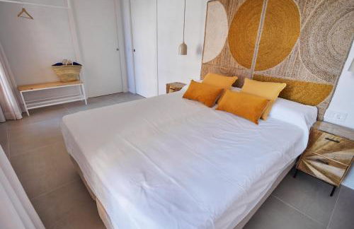 Slow Home Apartments - Photo 38