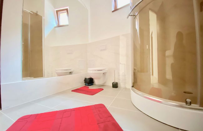 Cardinal Central Apartment - Photo 11