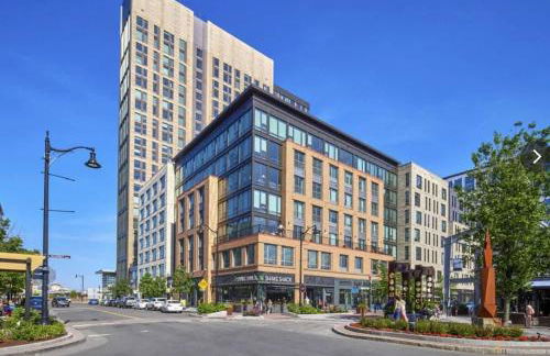 Central 1-BR Condo Assembly Row Gym & Pool Sleep 5 - Photo 60