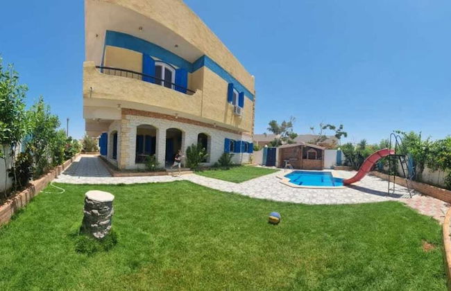 Blue House 4-bed Villa in North Coast Area - Photo 20